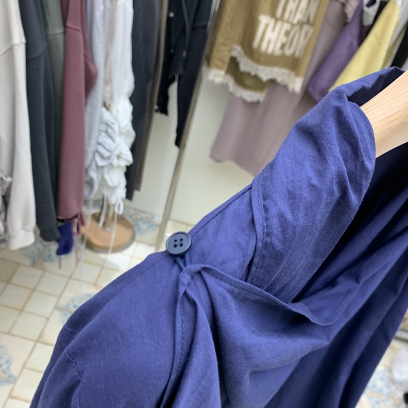 S.R.T.T.韓國代購女士新品真品職業熱賣推薦襯衫蕾絲衫S.R.T.T.襯衫/蕾絲衫