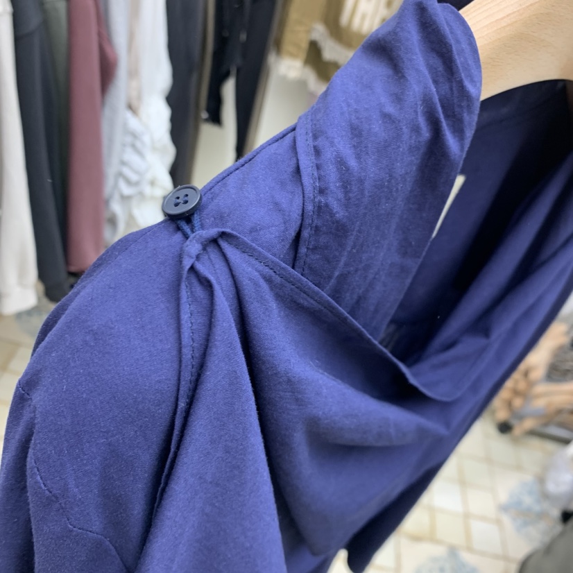 S.R.T.T.韓國代購女士新品真品職業熱賣推薦襯衫蕾絲衫S.R.T.T.襯衫/蕾絲衫