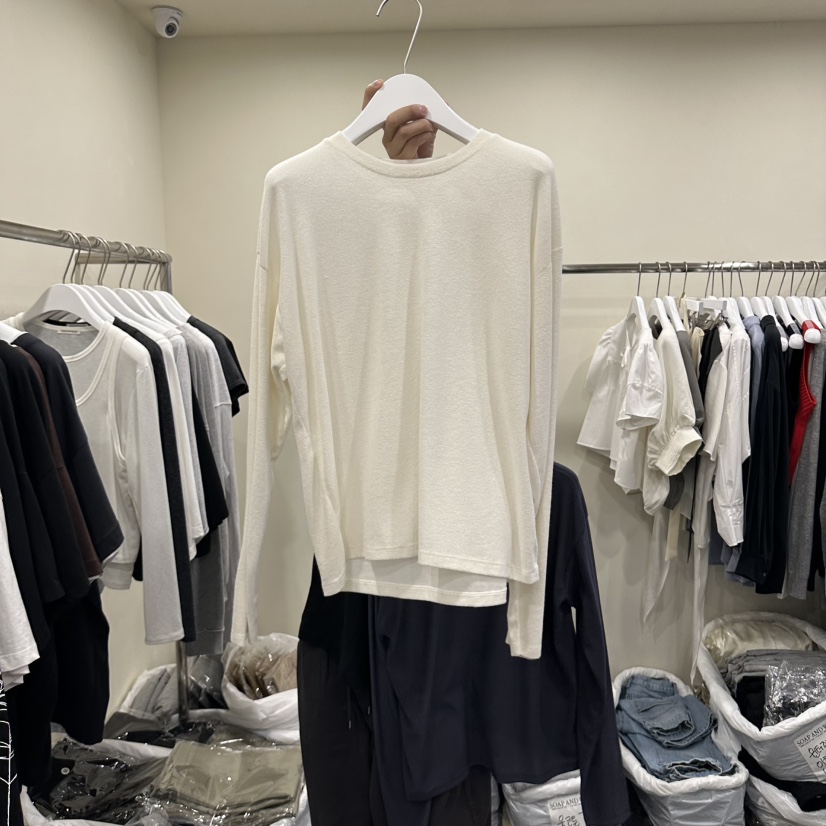 OUTFIT/SOAP AMD WATER東大門直郵女士新品人氣長袖T恤OUTFIT/SOAP AMD WATER長袖T恤圖色1