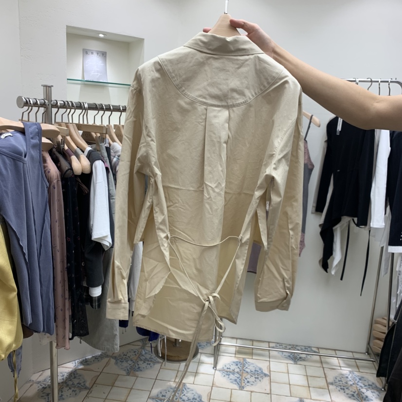 S.R.T.T.韓國代購女裝新款休閑真品熱賣人氣襯衫蕾絲衫S.R.T.T.襯衫/蕾絲衫