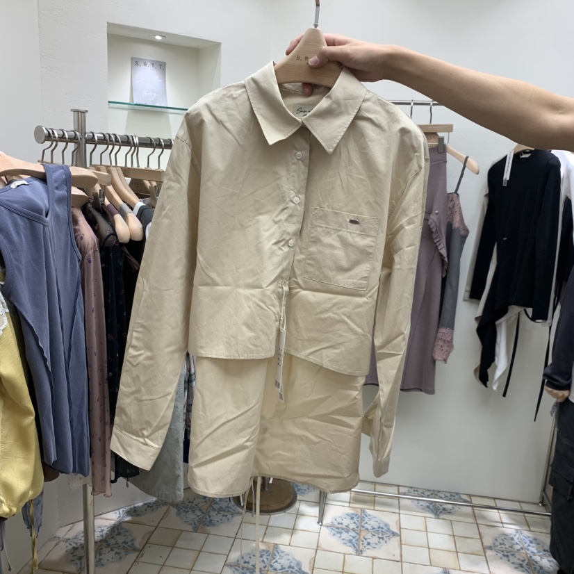 S.R.T.T.韓國代購女裝新款休閑真品熱賣人氣襯衫蕾絲衫S.R.T.T.襯衫/蕾絲衫圖色2