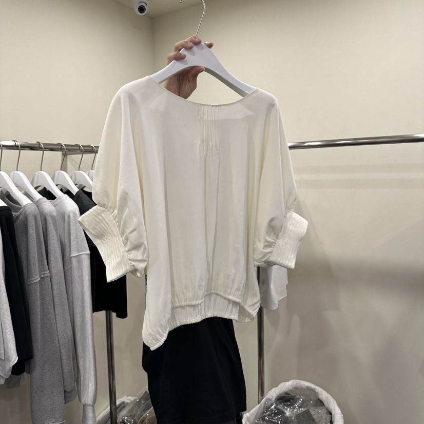 OUTFIT/SOAP AMD WATER東大門直郵女士新款真品襯衫蕾絲衫OUTFIT/SOAP AMD WATER襯衫/蕾絲衫圖色1
