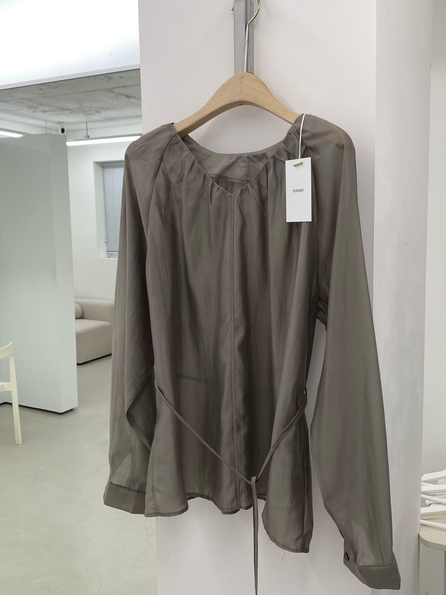FERVENT東大門直郵女裝新品真品休閑熱賣時尚人氣襯衫蕾絲衫FERVENT-2件起襯衫/蕾絲衫圖色4