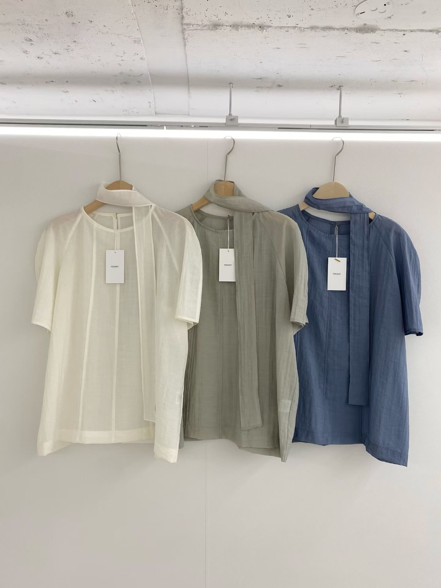 FERVENT韓國直郵女裝新品人氣真品時尚推薦襯衫蕾絲衫含脖帶FERVENT-2件起襯衫/蕾絲衫