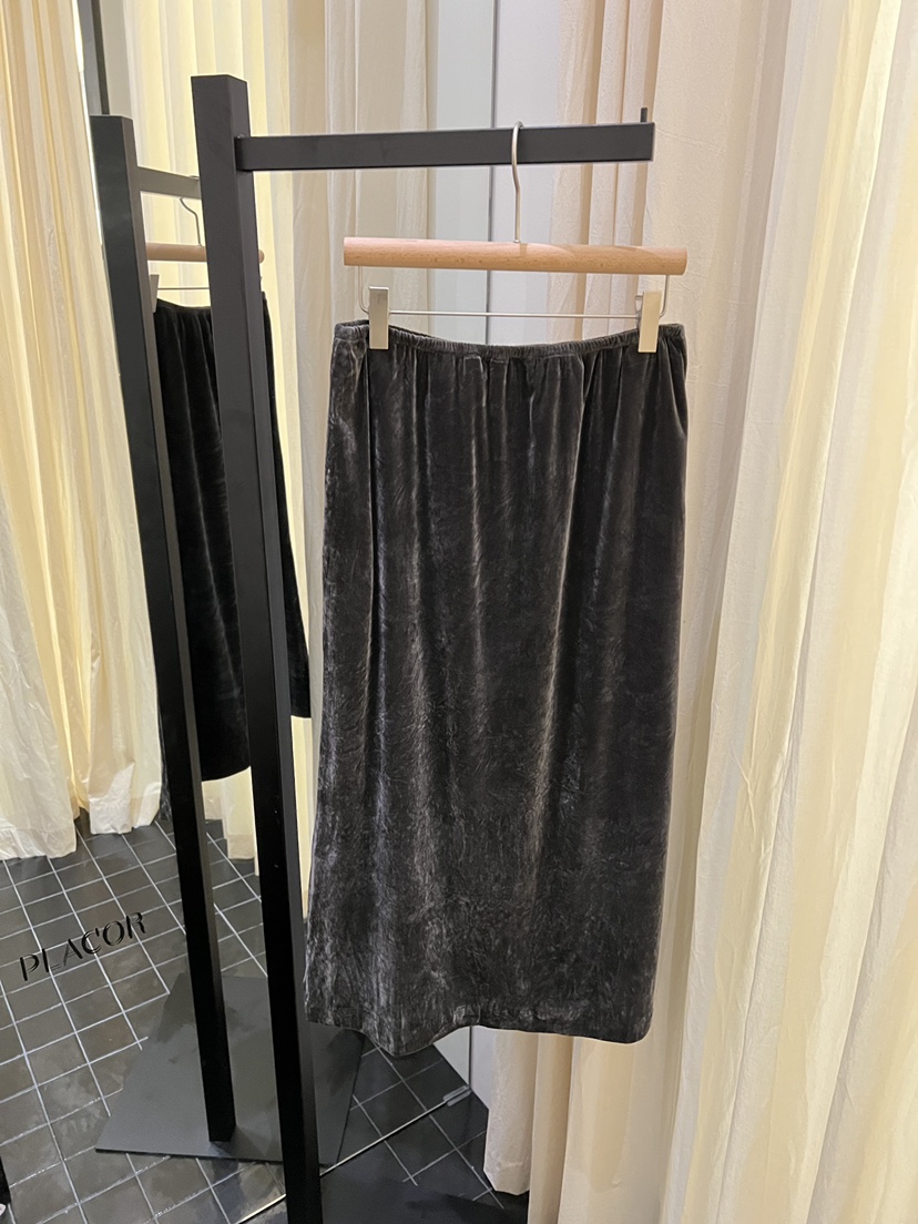 REGULARLY/PLACOR東大門直郵女裝新品時尚休閑長裙天鵝絨REGULARLY/PLACOR長裙圖色3墨色