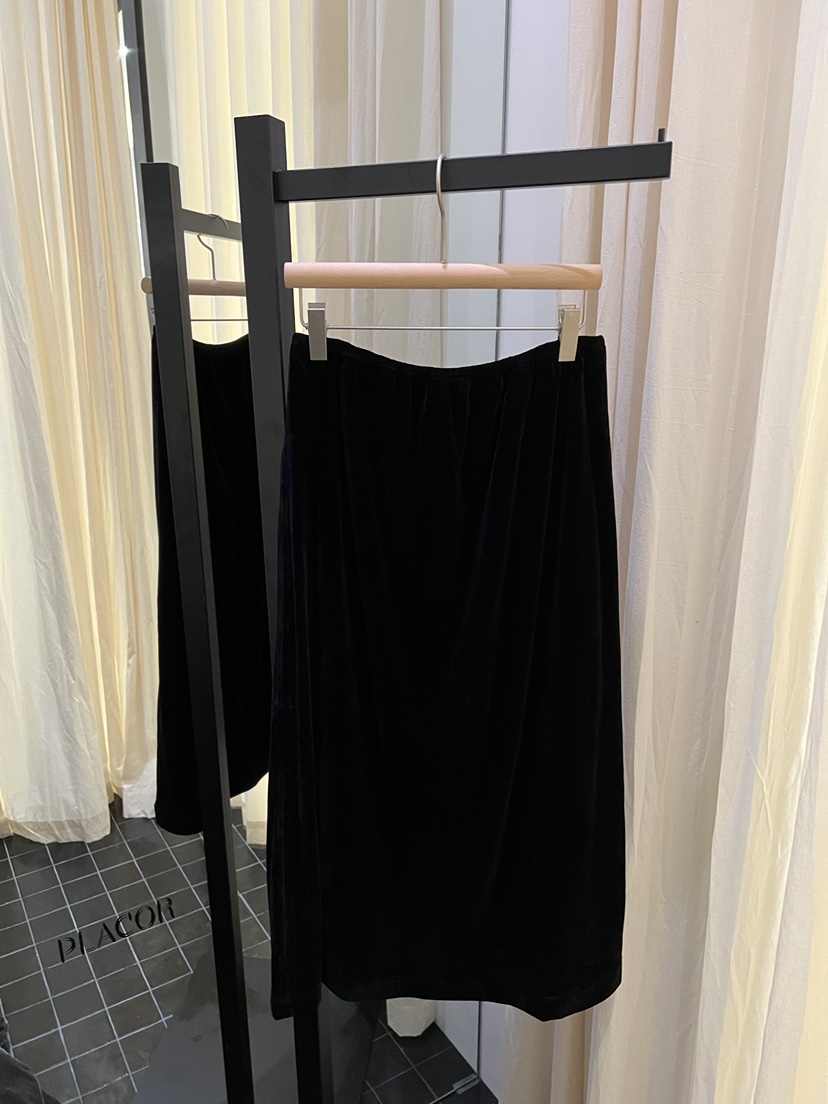 REGULARLY/PLACOR東大門直郵女裝新品時尚休閑長裙天鵝絨REGULARLY/PLACOR長裙圖色4黑色