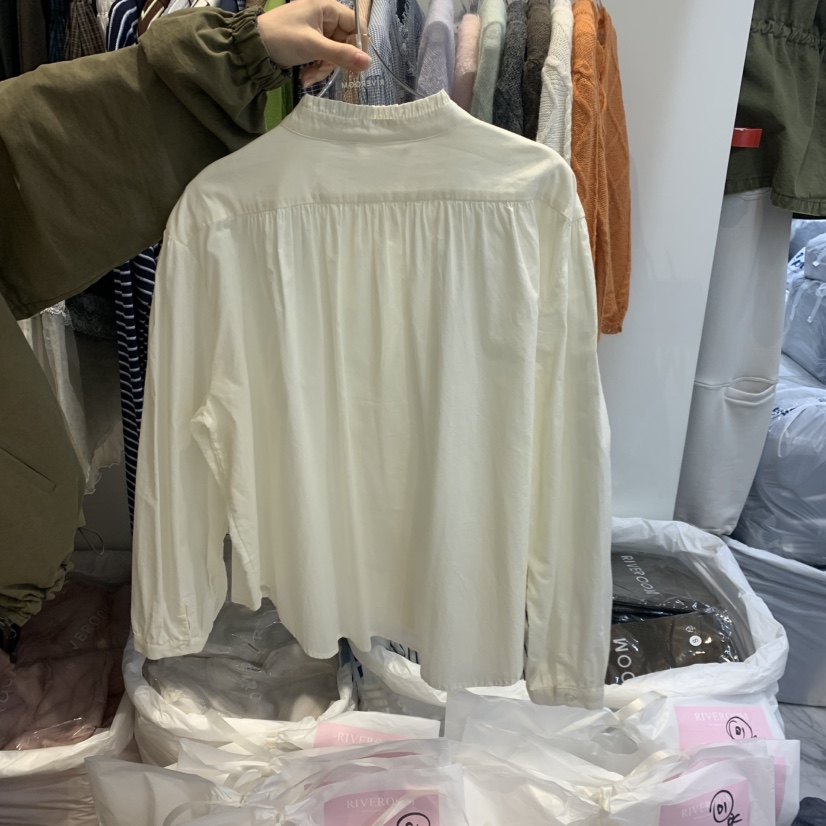 RIVEROOM韓國直郵女裝新品時尚推薦真品人氣熱賣襯衫蕾絲衫RIVEROOM襯衫/蕾絲衫