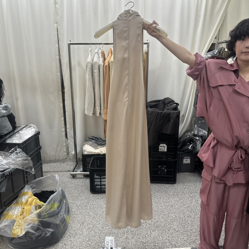 ONEBYTWO東大門實拍女士新款推薦熱賣人氣連衣裙高領緞面ONE BY TWO連衣裙