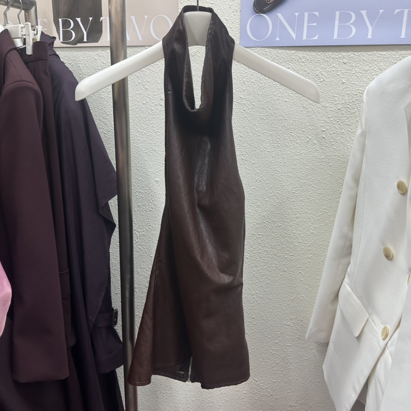 ONEBYTWO東大門實拍女裝新款人氣真品推薦時尚吊帶背心皮革ONE BY TWO吊帶/背心圖色2棕色