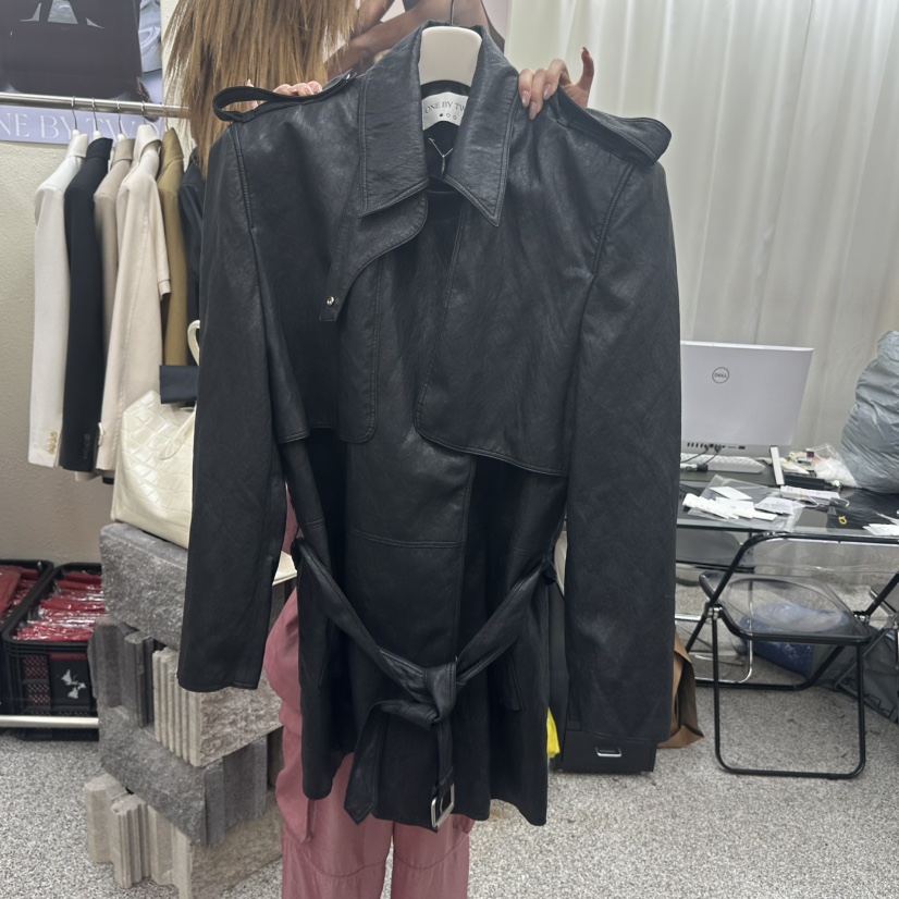 ONEBYTWO東大門實拍女裝新品休閑人氣熱賣真品皮衣含腰帶ONEBYTWO皮衣圖色2黑色