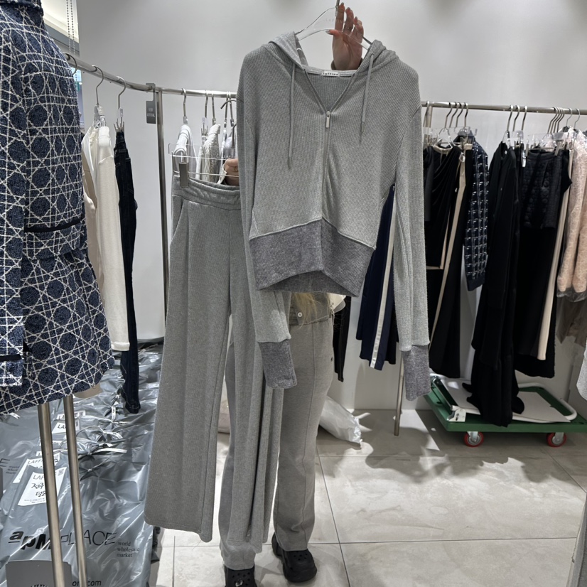 LAFFINE-P東大門直郵女士新品推薦熱賣時尚休閑套裝套裝LAFFINE-P套裝圖色2