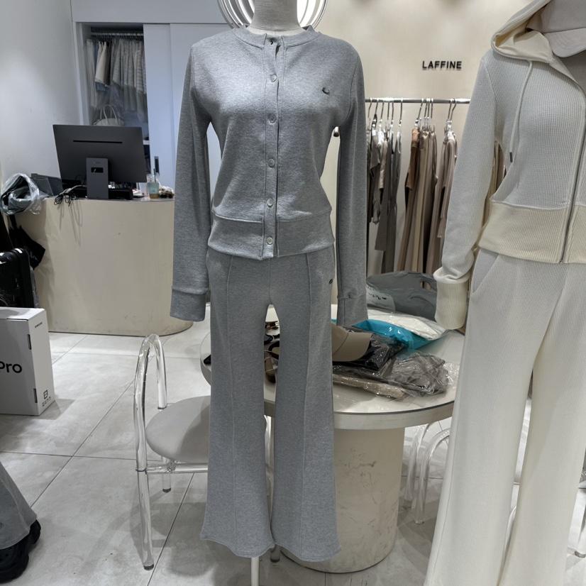 LAFFINE-P東大門代購女士新品時尚推薦真品人氣套裝套裝LAFFINE-P套裝圖色3