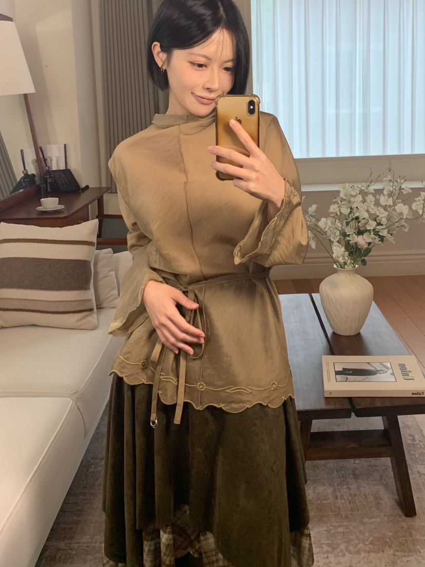 FABRIC韓國直郵女士新款休閑人氣時尚襯衫蕾絲衫刺繡腰帶FABRIC襯衫/蕾絲衫