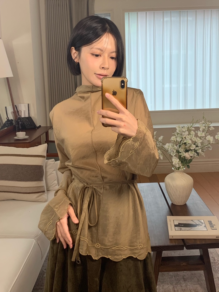 FABRIC韓國直郵女士新款休閑人氣時尚襯衫蕾絲衫刺繡腰帶FABRIC襯衫/蕾絲衫