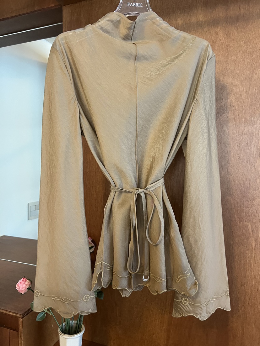 FABRIC韓國直郵女士新款休閑人氣時尚襯衫蕾絲衫刺繡腰帶FABRIC襯衫/蕾絲衫圖色2