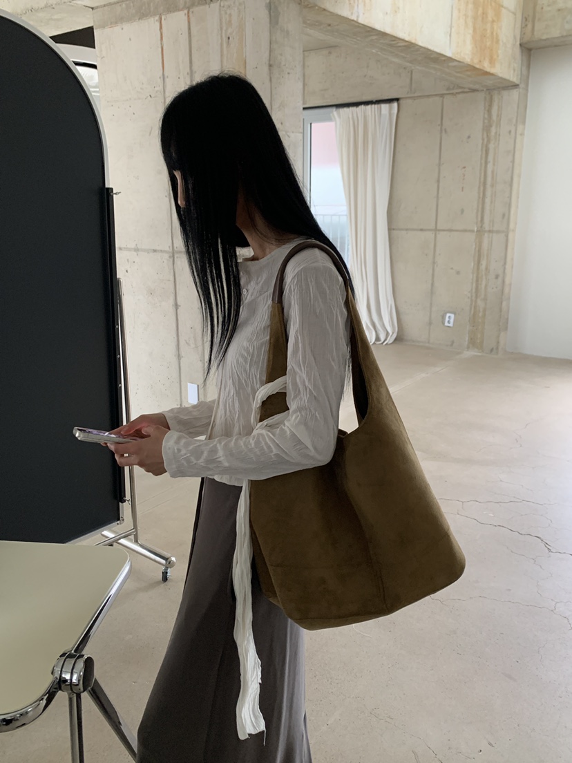 B_GARDER東大門實拍女裝新品休閑人氣推薦長袖T恤含圍巾開衫B.GARDER長袖T恤