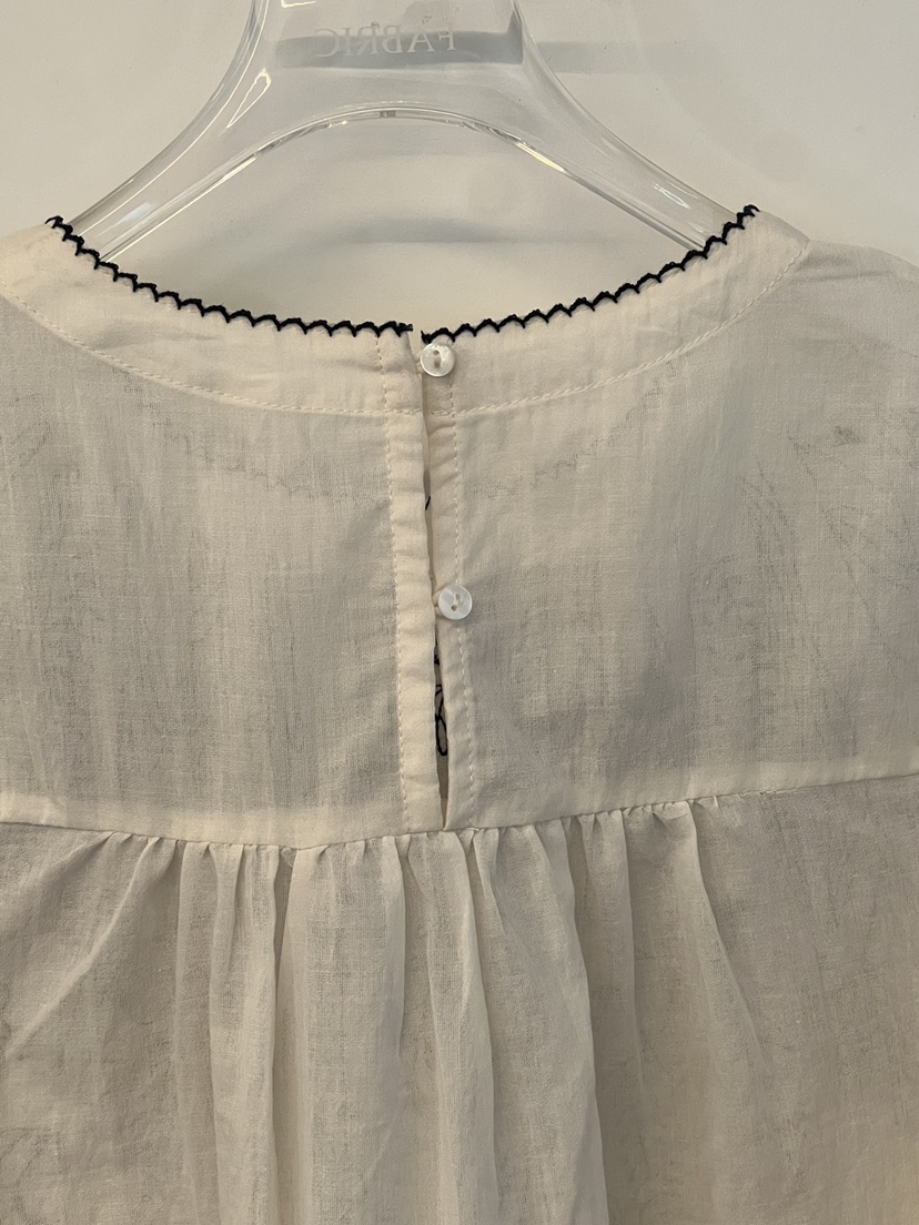 FABRIC東大門直郵女裝新款休閑真品時尚人氣襯衫蕾絲衫刺繡FABRIC襯衫/蕾絲衫