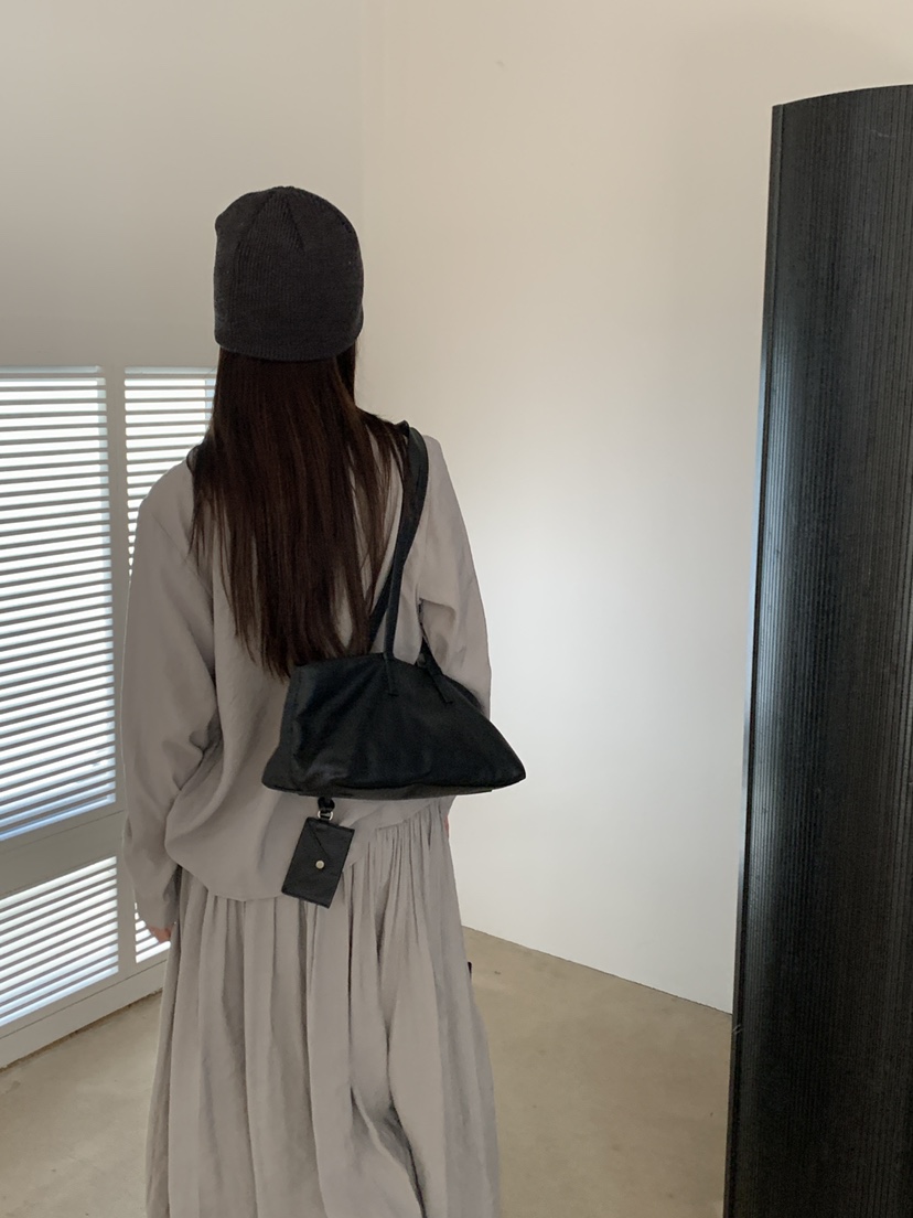 B_GARDER韓國直郵女士新品熱賣推薦人氣真品時尚襯衫蕾絲衫B.GARDER襯衫/蕾絲衫