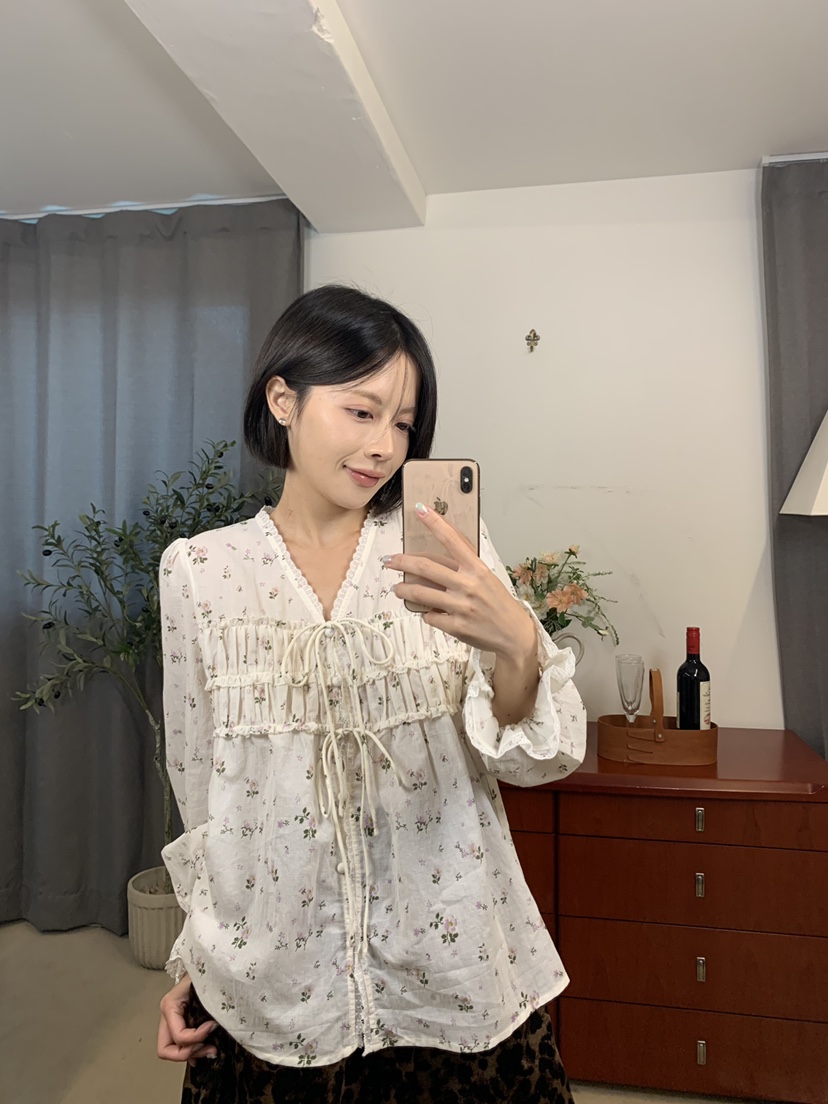 FABRIC東大門實拍女裝新品真品人氣休閑推薦襯衫蕾絲衫花朵FABRIC襯衫/蕾絲衫