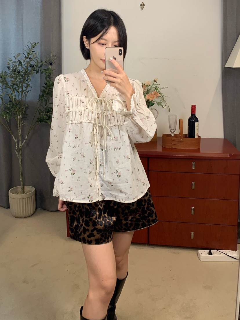 FABRIC東大門實拍女裝新品真品人氣休閑推薦襯衫蕾絲衫花朵FABRIC襯衫/蕾絲衫