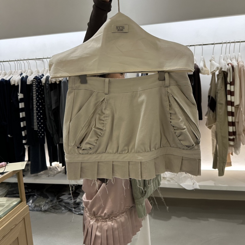 BERTHA韓國直郵女裝新品真品推薦人氣時尚熱賣休閑短裙褶皺BERTHA短裙圖色1