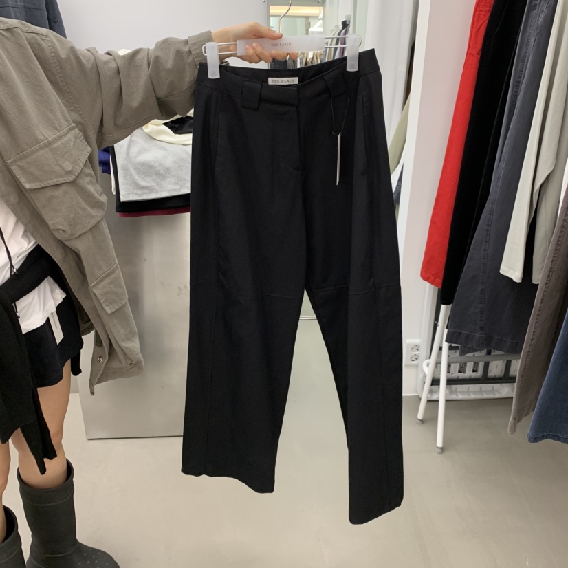 BRICKSADE東大門代購女裝新品時尚熱賣真品休閑休閑褲鏤空BRICKSADE休閑褲圖色2黑