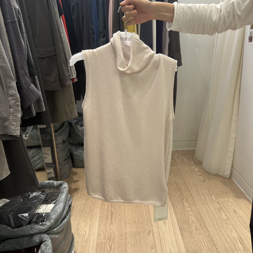 REIRAI東大門直郵女裝新款休閑時尚熱賣人氣吊帶背心高領Reirai吊帶/背心圖色1
