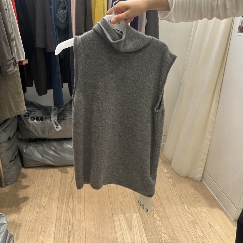 REIRAI東大門直郵女裝新款休閑時尚熱賣人氣吊帶背心高領Reirai吊帶/背心圖色3