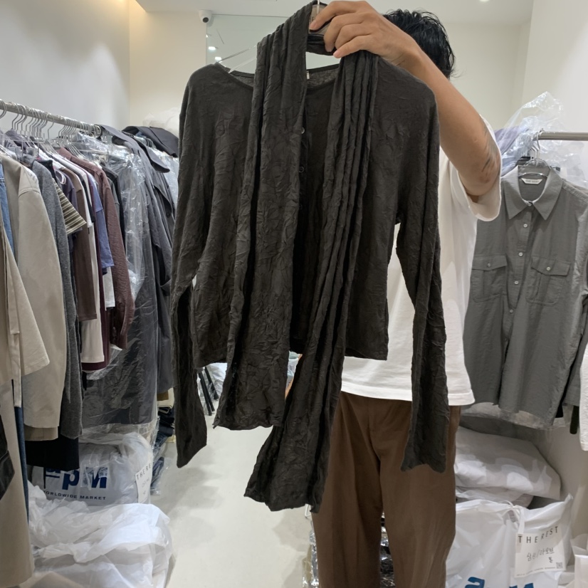 THE REST韓國代購女士新品推薦時尚熱賣長袖T恤含圍巾褶皺THE REST/UNNOEUD長袖T恤圖色1深墨
