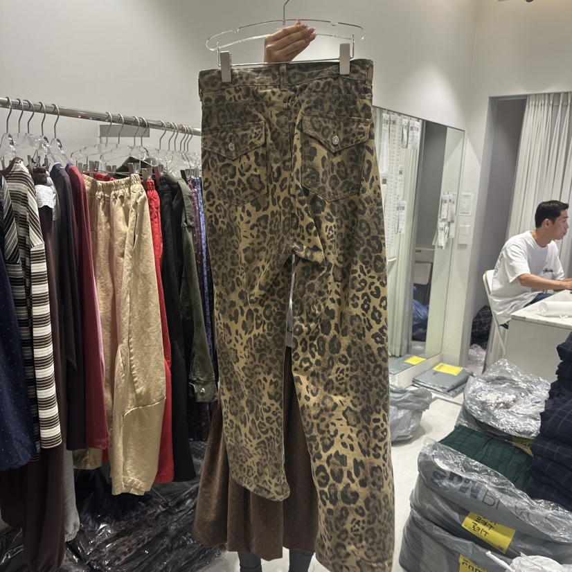 COMBO韓國直郵女士新品熱賣推薦人氣時尚休閑真品牛仔褲豹紋COM_BO牛仔褲