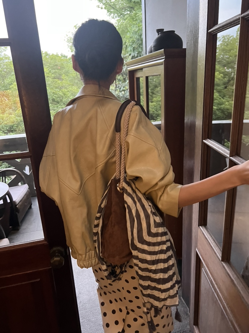 ME MO韓國代購女裝新品推薦熱賣真品職業時尚休閑皮衣皮革ME MO皮衣