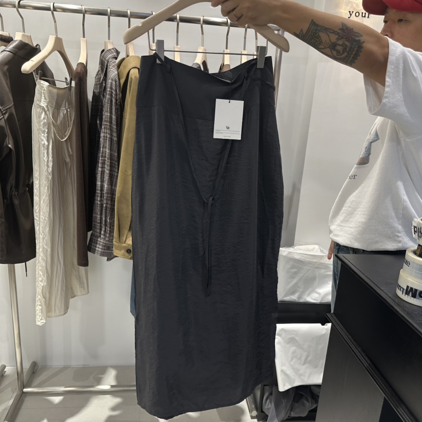 YOUR東大門實拍女裝新品人氣真品休閑推薦時尚熱賣職業長裙YOUR長裙圖色2