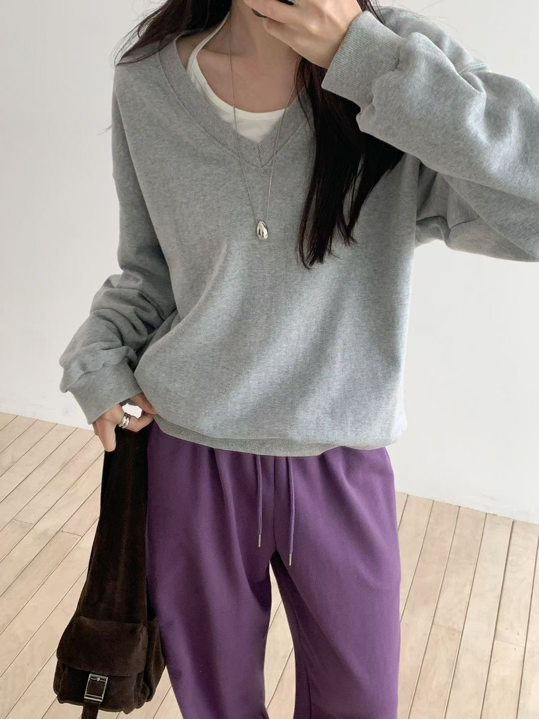 SATURDAY東大門實拍女裝新品推薦真品熱賣衛衣不含內搭V領SATURDAY衛衣
