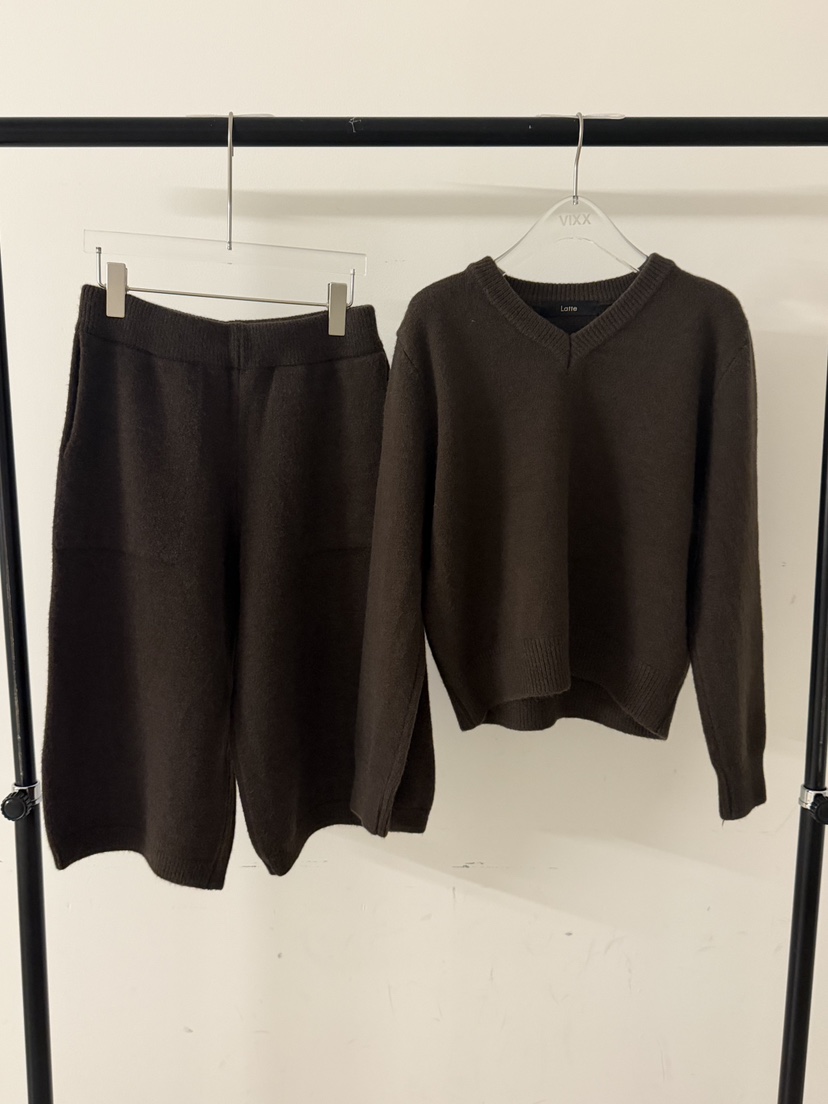 LATTE-P東大門直郵女裝新品人氣熱賣時尚真品套裝V領套裝LATTE-P套裝圖色2