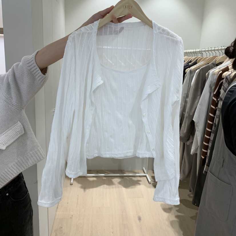 LIFFEY韓國代購女裝新品人氣時尚真品熱賣長袖T恤不含內搭LIFFEY長袖T恤圖色1