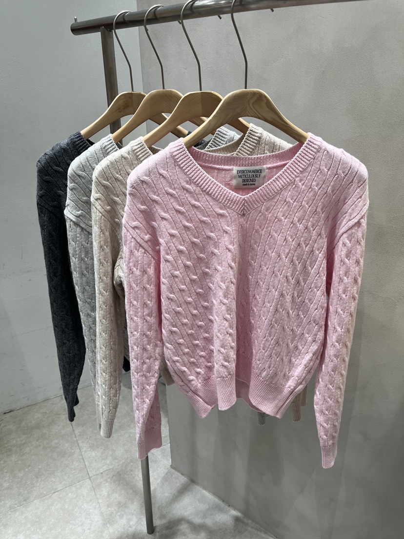 EVERCOMMERCE METICULOUSLY DESIGNED東大門直郵女士新款人氣針織衫棉質EVERCOMMERCE METICULOUSLY DESIGNED針織衫