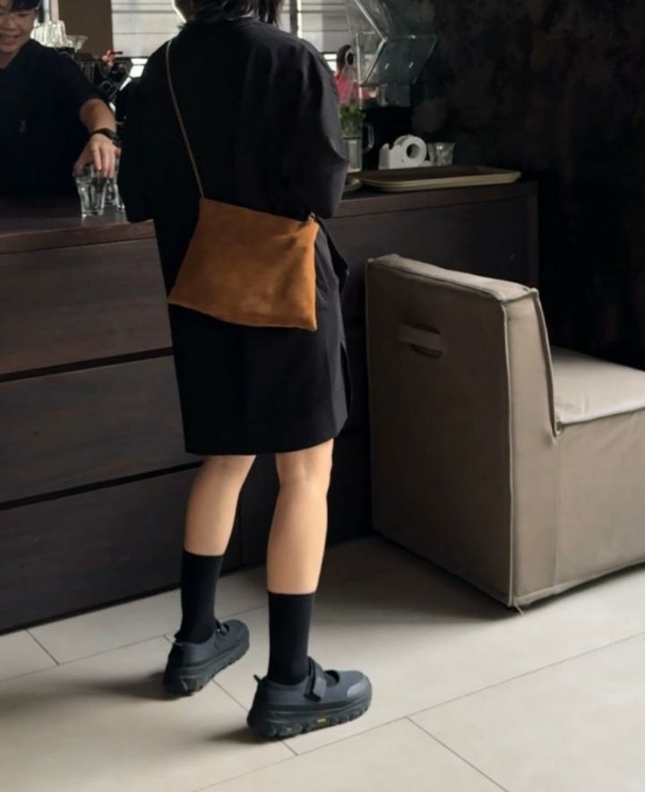 TROUVAILLE東大門直郵女裝新款人氣單肩斜跨包絨面革牛皮TROUVAILLE單肩/斜跨包圖色4