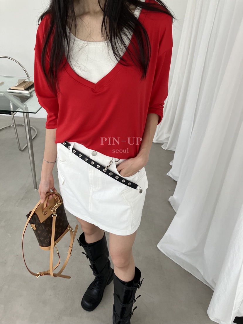 PIN-UP東大門實拍女裝新款休閑時尚熱賣推薦長袖T恤V領深VPIN-UP長袖T恤