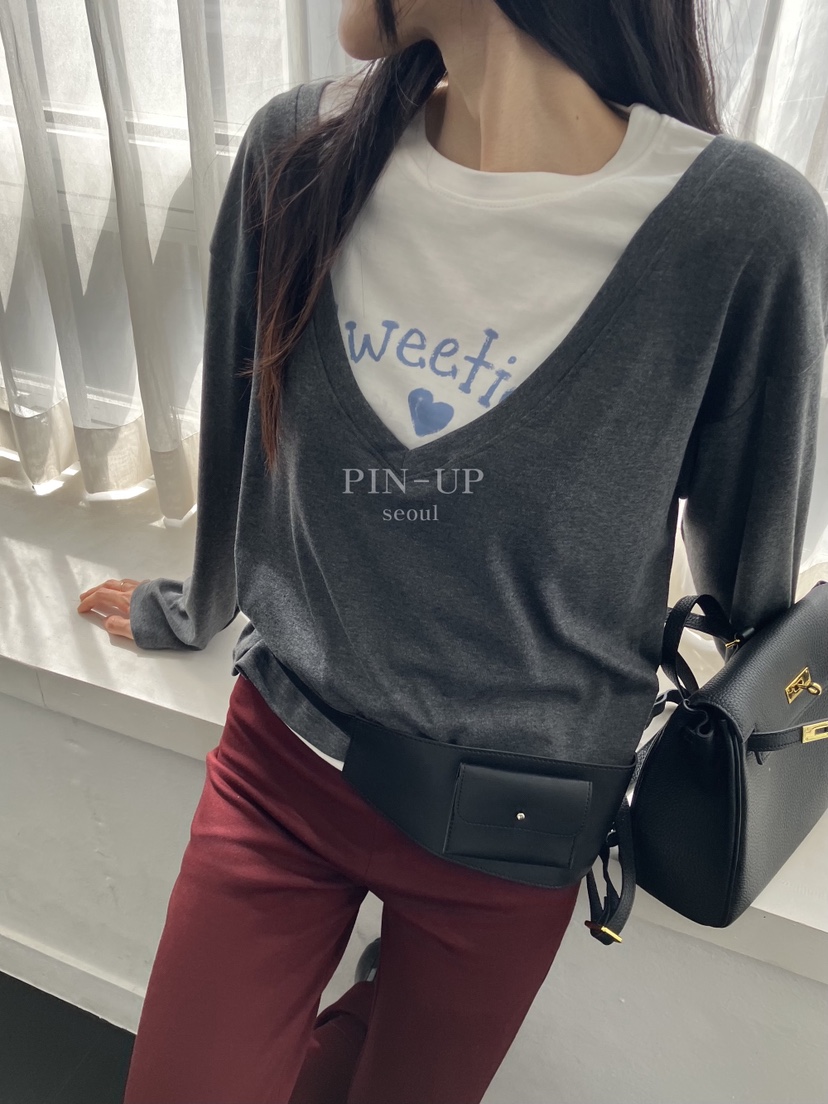 PIN-UP東大門實拍女裝新款休閑時尚熱賣推薦長袖T恤V領深VPIN-UP長袖T恤