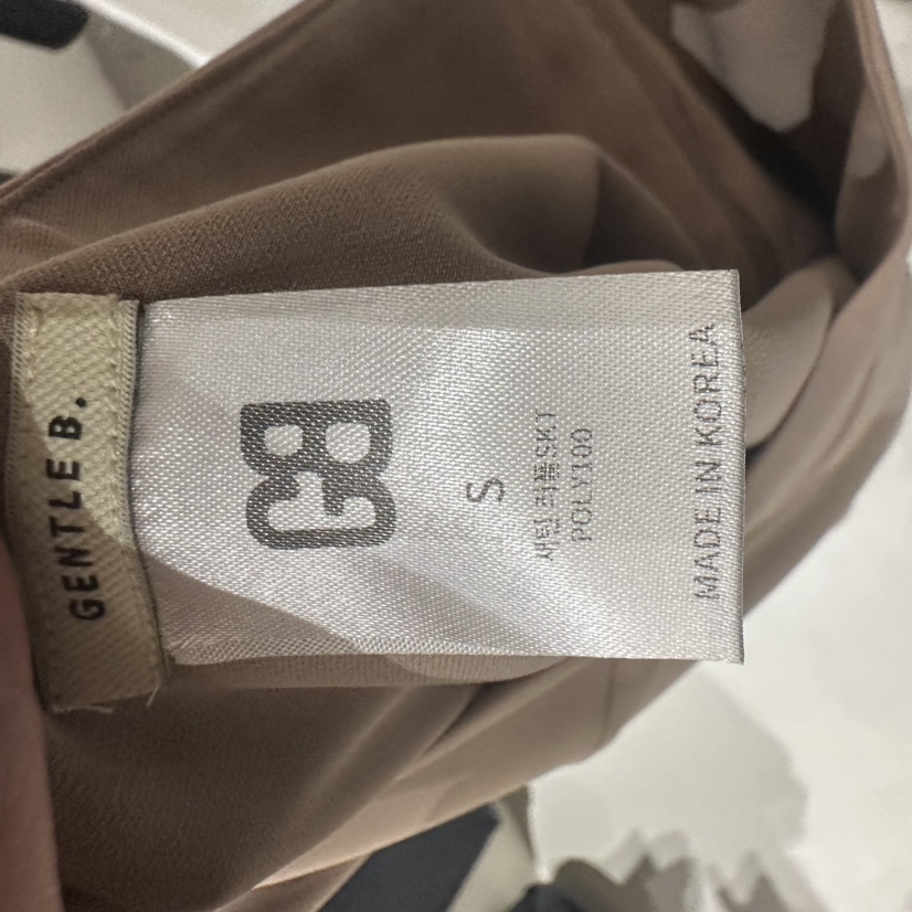 GENTLE B/LOVENTINA東大門實拍女士新款熱賣短裙荷葉邊緞面GENTLE B/LOVENTINA短裙