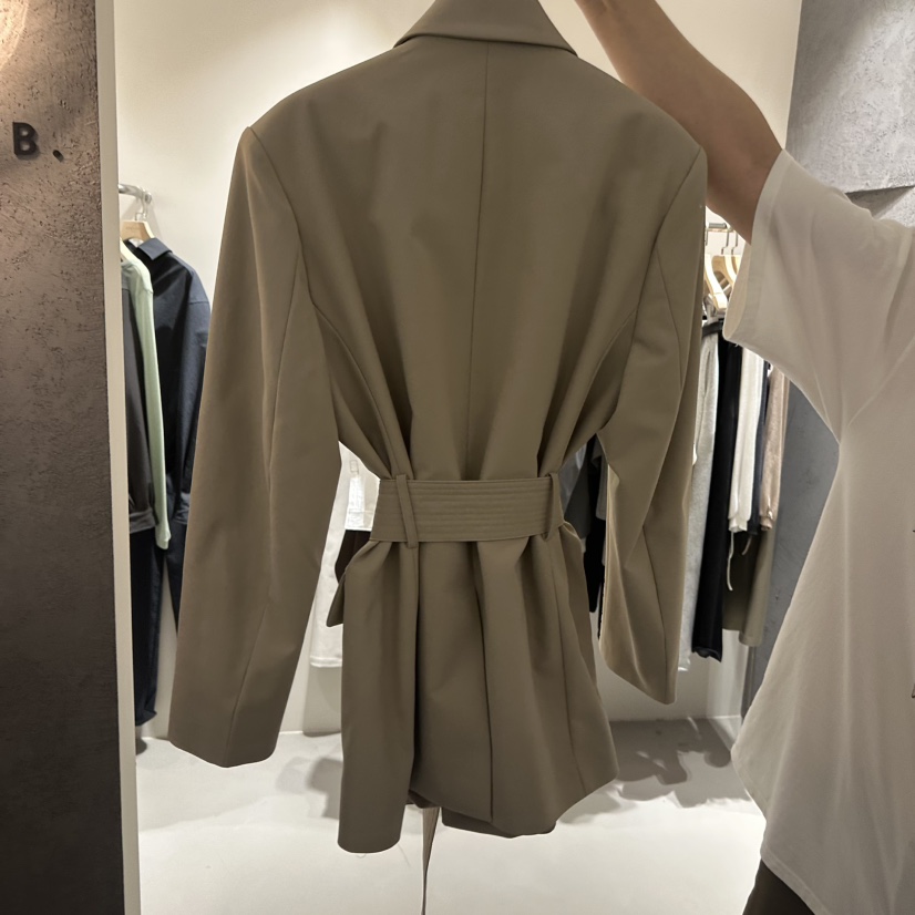 GENTLE B/LOVENTINA韓國代購女士新品時尚西裝西服含腰帶GENTLE B/LOVENTINA西裝/西服