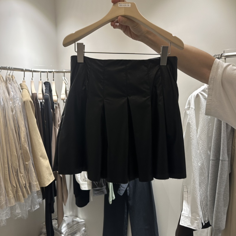 GENTLE B/LOVENTINA東大門實拍女裝新款休閑短裙皮裙褶裥GENTLE B/LOVENTINA短裙