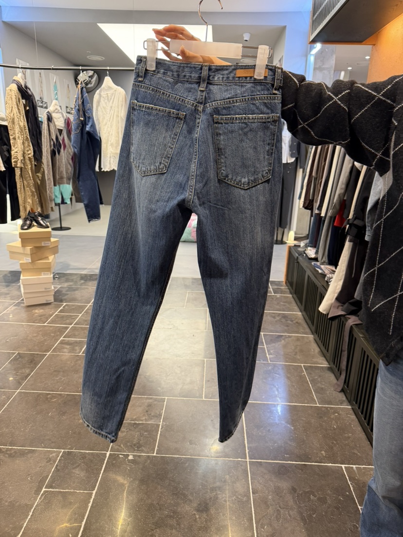 SOPHISTICATE東大門實拍女士新品時尚真品熱賣人氣牛仔褲SOPHISTICATE牛仔褲
