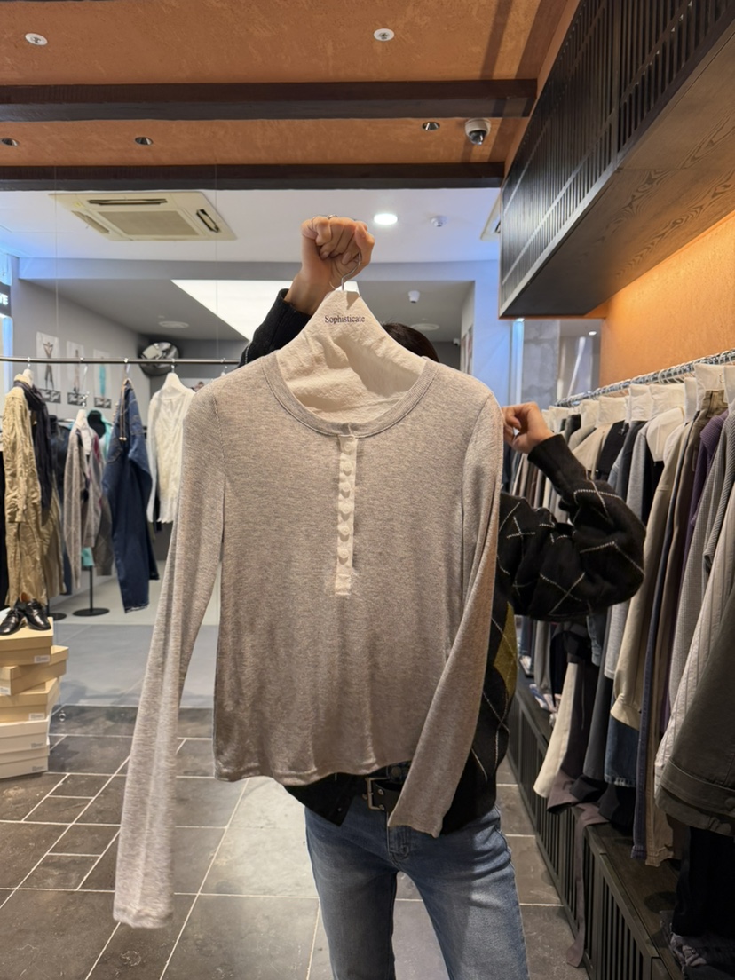 SOPHISTICATE東大門實拍女裝新品真品推薦休閑時尚長袖T恤SOPHISTICATE長袖T恤圖色2