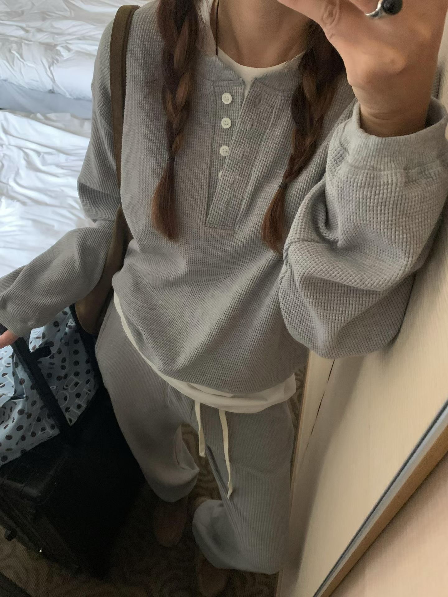 STUNNING-스터닝-OT東大門代購女士新款推薦衛衣不含內搭STUNNING衛衣