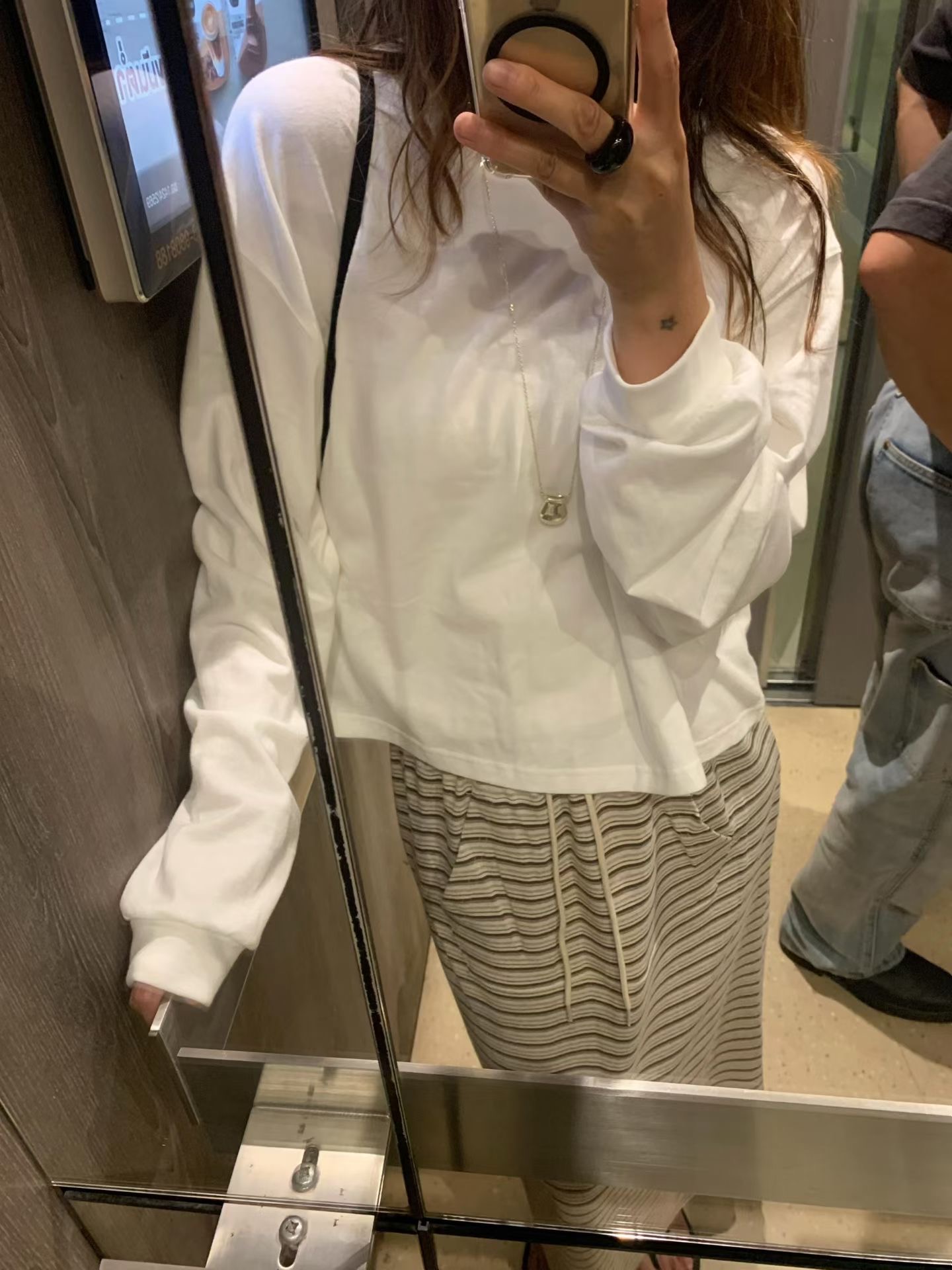STUNNING-스터닝-OT韓國代購女士新款時尚長袖T恤不含配飾STUNNING長袖T恤圖色1