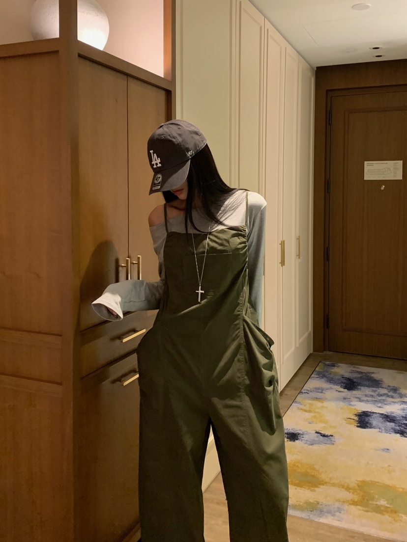 BADCALM韓國直郵女裝新品熱賣真品推薦人氣休閑時尚背帶褲BADCALM背帶褲