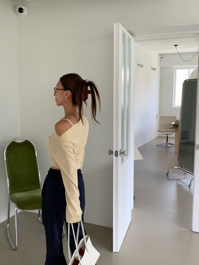 REVE CITE-L韓國直郵女裝新款真品人氣熱賣長袖T恤褶皺REVE CITE-L長袖T恤