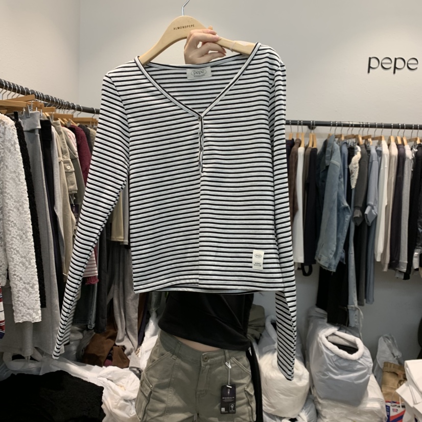 ALMOND PEPE東大門實拍女裝新品休閑真品人氣推薦長袖T恤ALMOND PEPE長袖T恤圖色1白黑