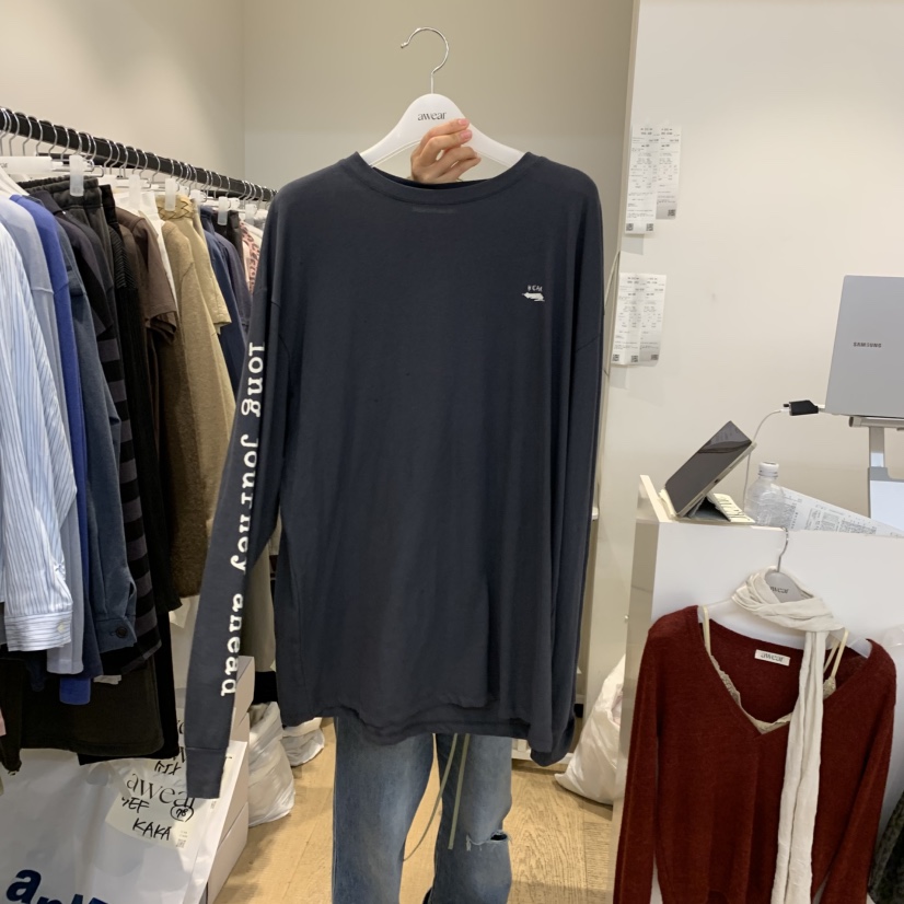 RUMIRU/AWEAR東大門實拍女裝新品推薦長袖T恤不含項鏈印花awear/RUMIRU長袖T恤圖色2